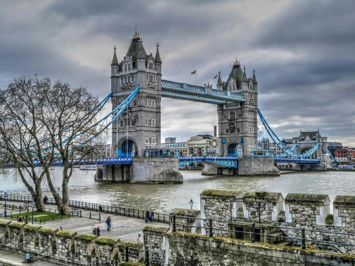 Serene Garden Flat - Steps From Tower Bridge London Apartment