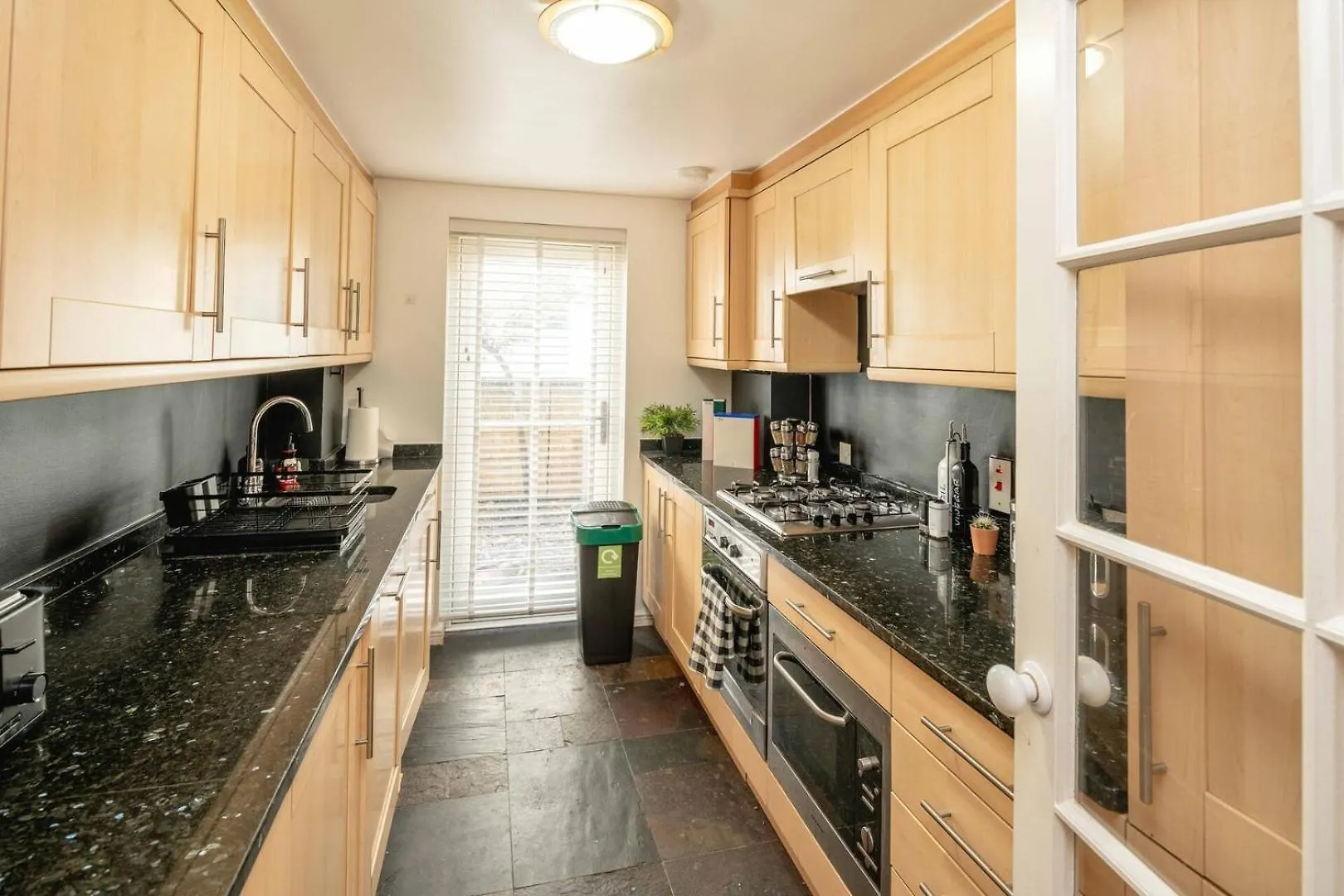 Serene Garden Flat - Steps From Tower Bridge London 0*,