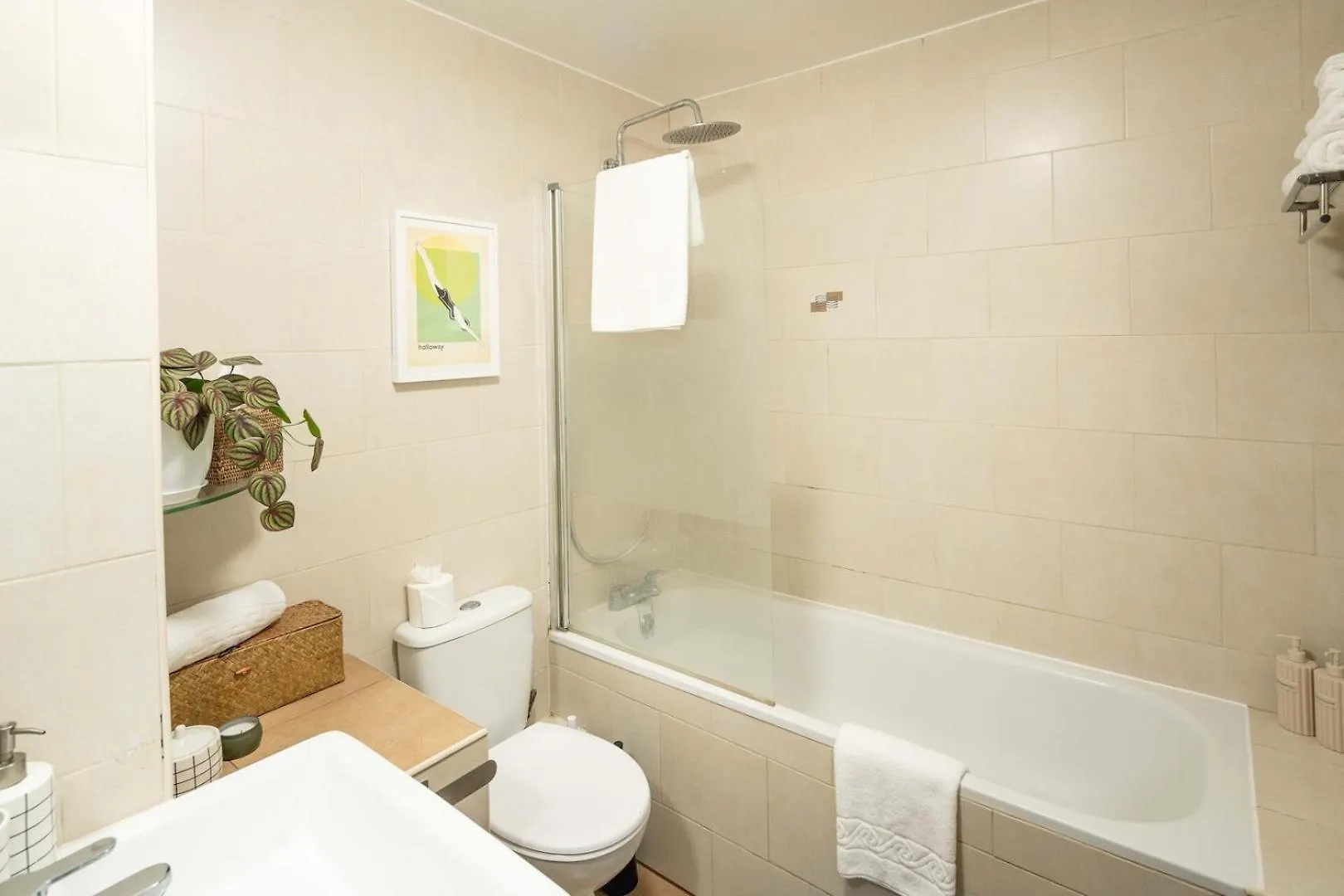Apartment Serene Garden Flat - Steps From Tower Bridge London