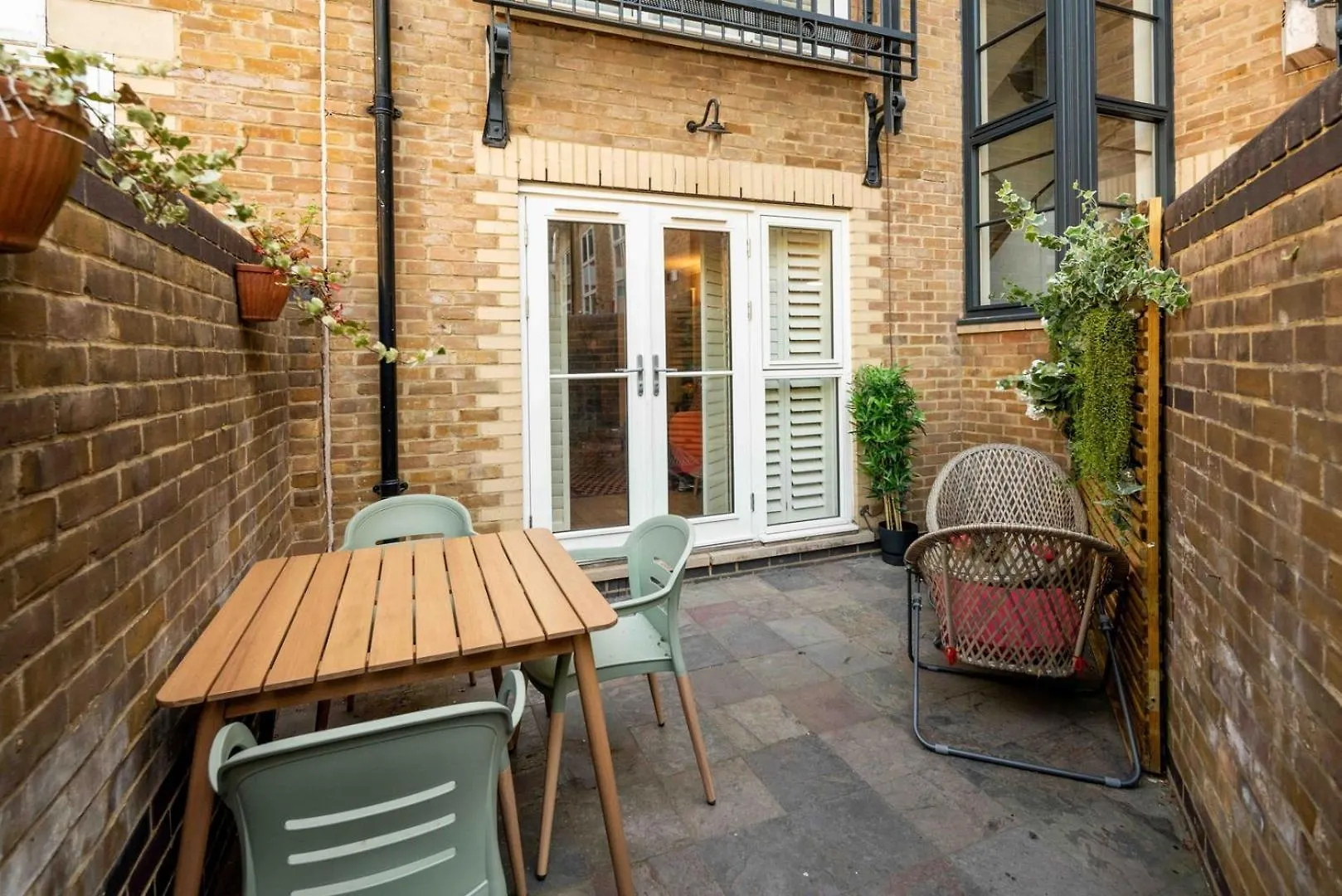 Serene Garden Flat - Steps From Tower Bridge London United Kingdom