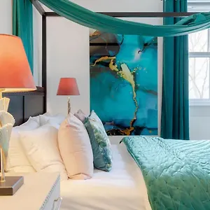 Off The Shard Xxl Design Family House With Garden Apartment